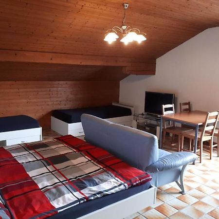 Karl-Stieler-Str. One Room In A 2 Room Appartment ; Lot Space Bruckmuhl Bagian luar foto