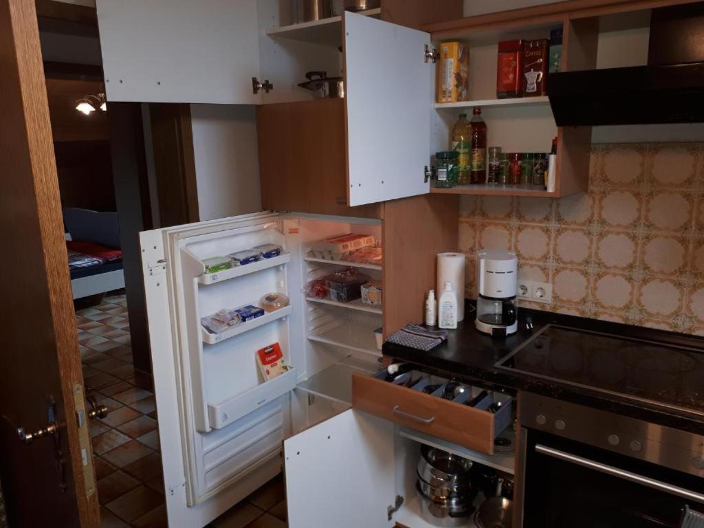 Karl-Stieler-Str. One Room In A 2 Room Appartment ; Lot Space Bruckmuhl Bagian luar foto