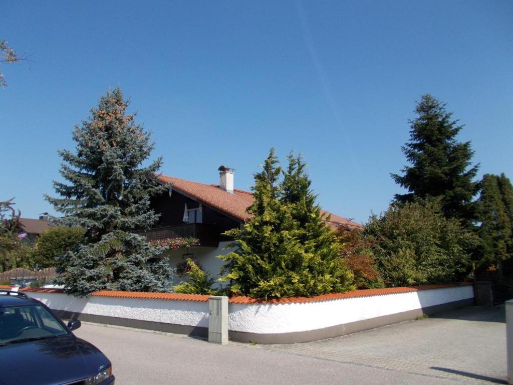 Karl-Stieler-Str. One Room In A 2 Room Appartment ; Lot Space Bruckmuhl Bagian luar foto