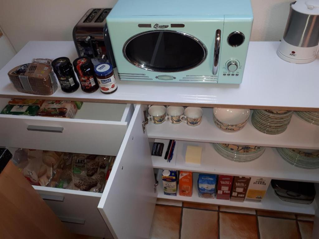 Karl-Stieler-Str. One Room In A 2 Room Appartment ; Lot Space Bruckmuhl Bagian luar foto