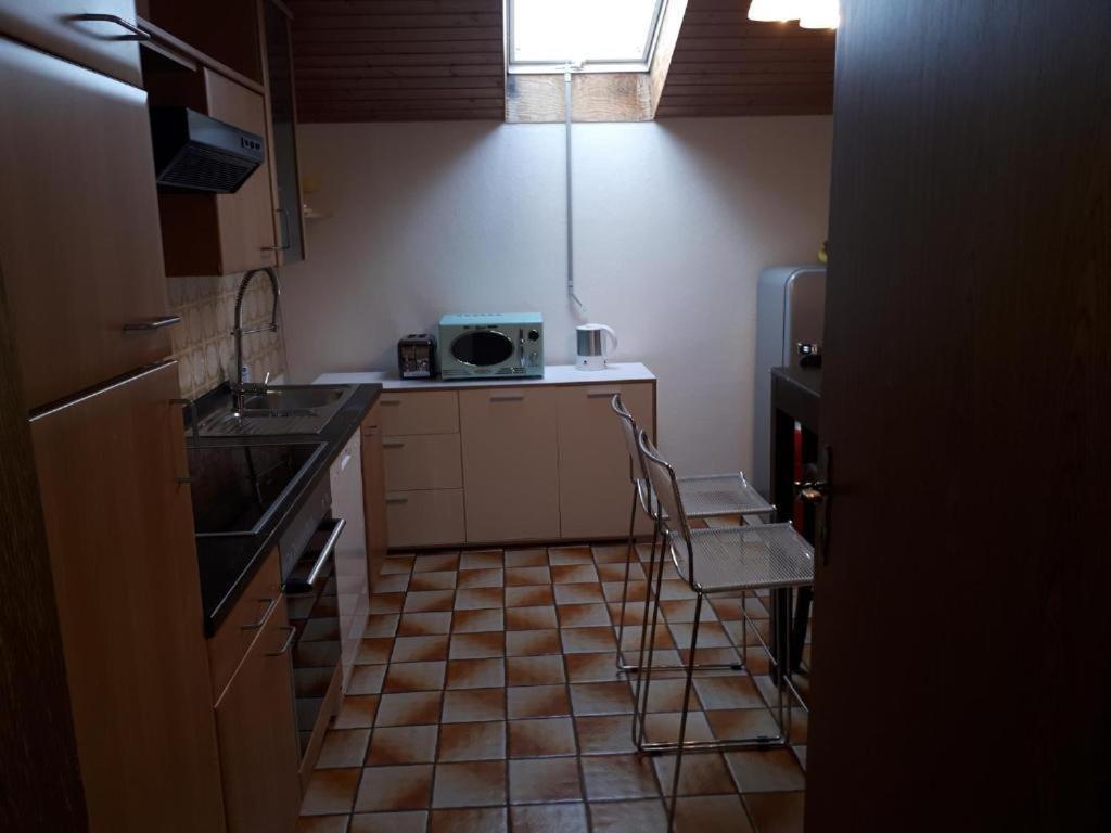Karl-Stieler-Str. One Room In A 2 Room Appartment ; Lot Space Bruckmuhl Bagian luar foto